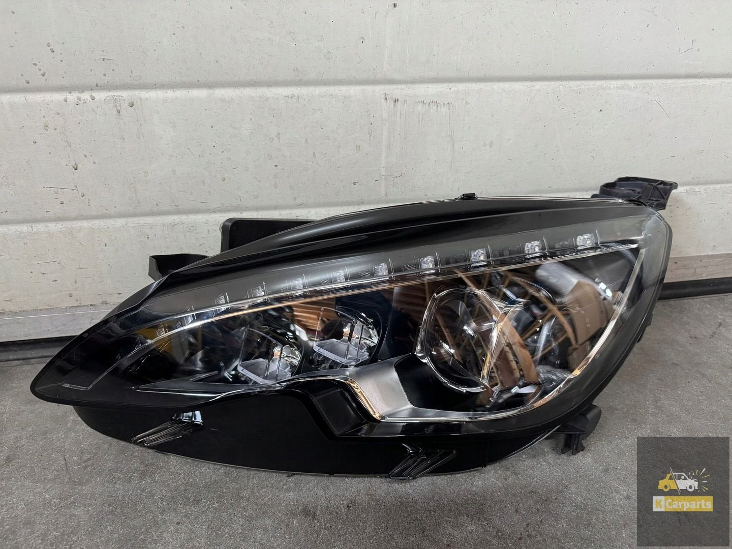 9677832480, Peugeot 308 II T9 FULL LED feu gauche 9677832480, Taurusavenue 1
2132 LS  Hoofddorp, NL, Contact.group@renault.com