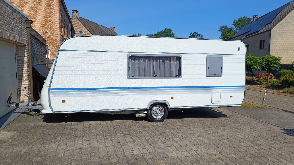 Adria Altea 542 PK, Schokbreker, Vast bed, Treinzit, Particulier