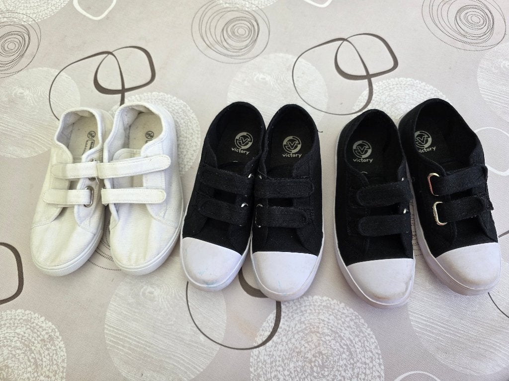 Kinder turnpantoffels maat 34 - Kinder laarzen maat 33, Ophalen, Gebruikt, Jongen of Meisje, Sportschoenen