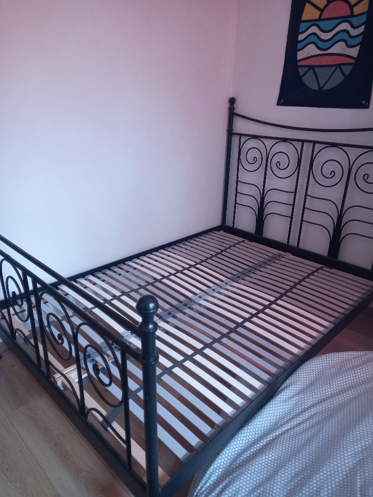 Stevig bedframe 140x200 - nieuwe lattenbodems, Ophalen, Zwart, Tweepersoons, 140 cm