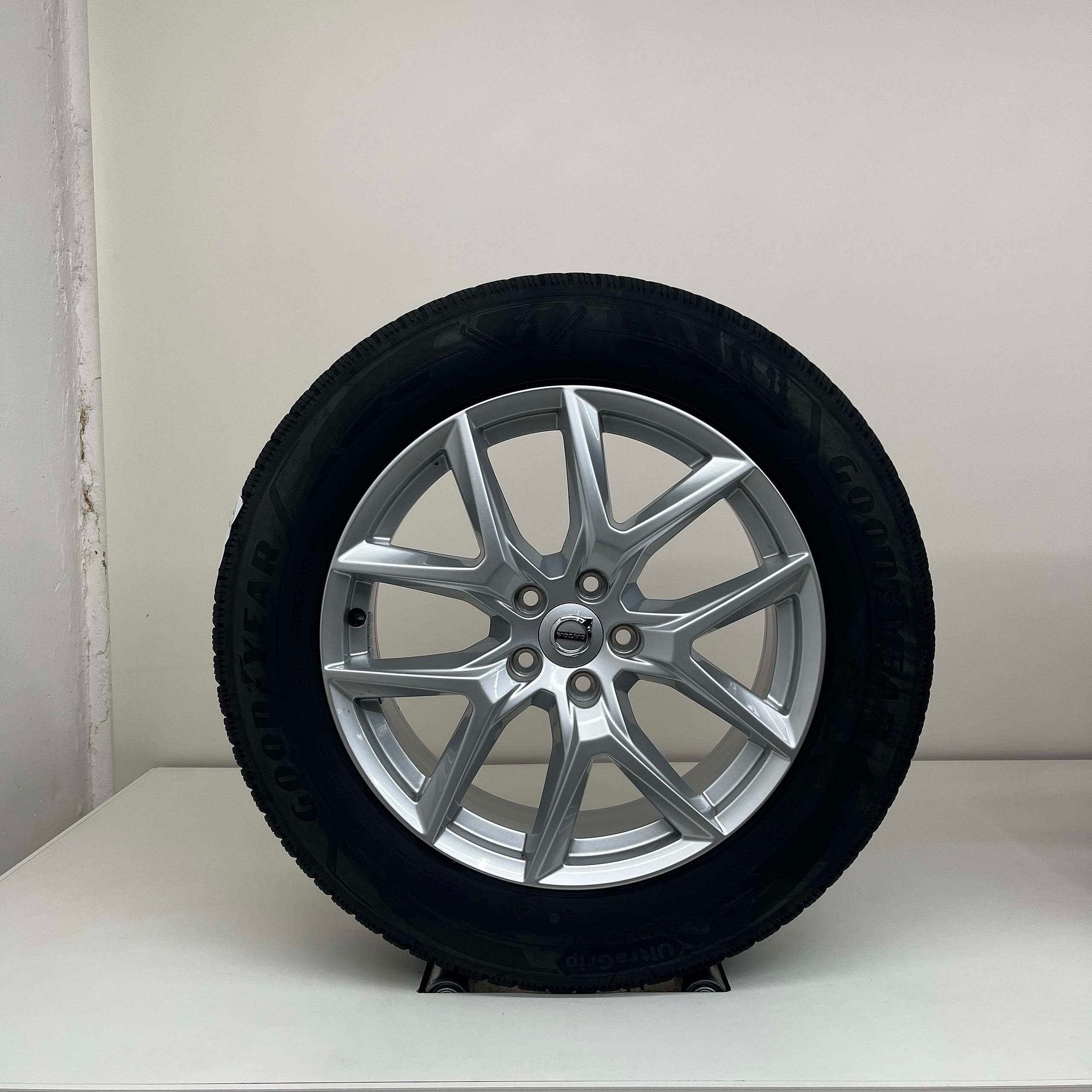 Volvo XC60 - 2018 - winterbanden, Autos : Pièces & Accessoires, Pneus et Jantes, Pneus hiver, Enlèvement ou Envoi, Véhicule de tourisme