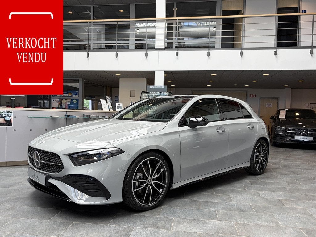 Mercedes-Benz A-klasse A 180 Star Edition Nieuwe wagen, Auto's, Stof, 1440 kg, Zwart, 4 cilinders