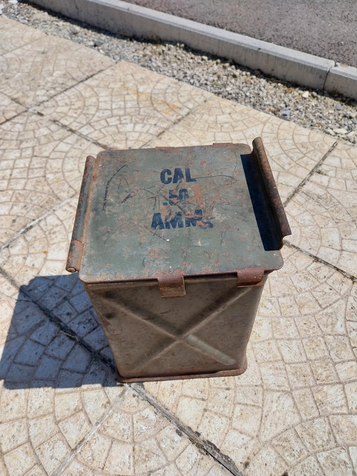 US cal .50 ammo box for cradle type D-68375 tanks, Ophalen of Verzenden