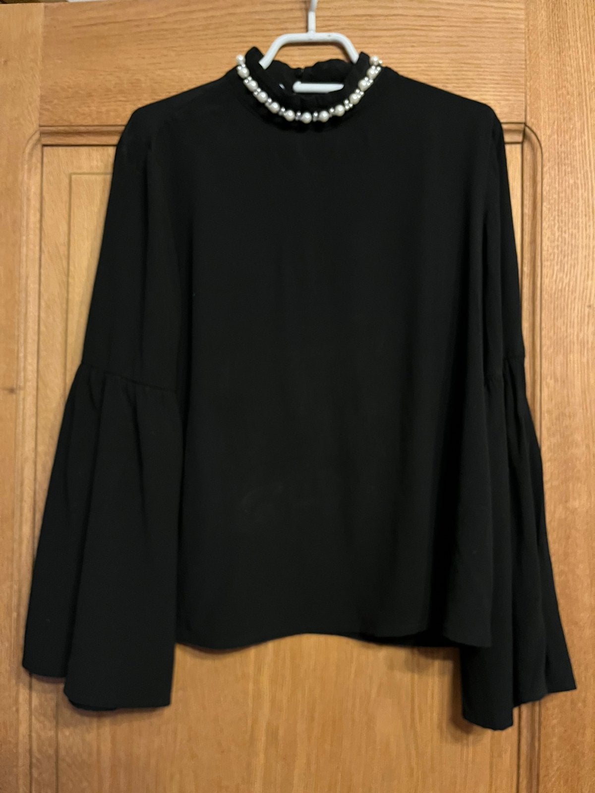 Élégant chemisier CV noir avec perles au col, Enlèvement ou Envoi, Comme neuf, Taille 38/40 (M)