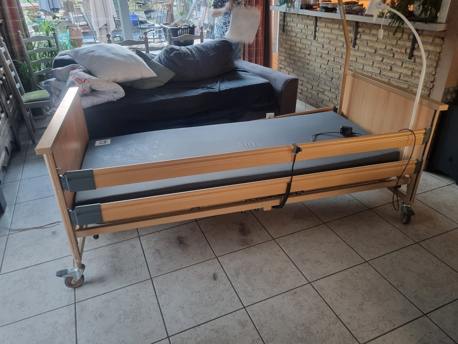 Ziekenhuisbed, Ophalen, Zo goed als nieuw