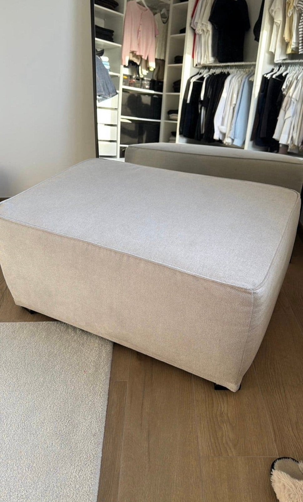 Beige poef, Ophalen, Zo goed als nieuw, Beige