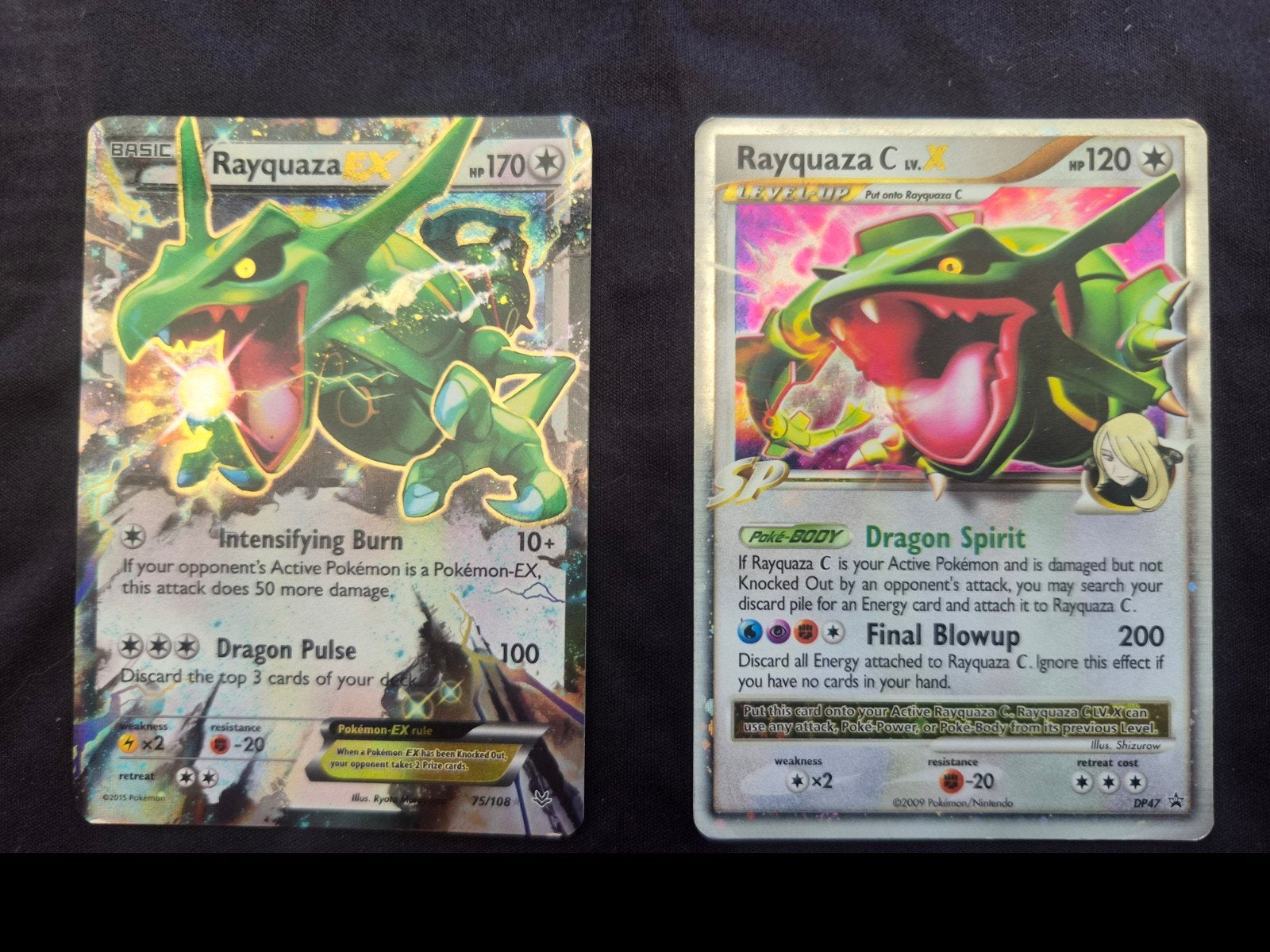 2x Rayquaza 
1 van de 2 heeft wel wat whitning aan d, Ophalen of Verzenden