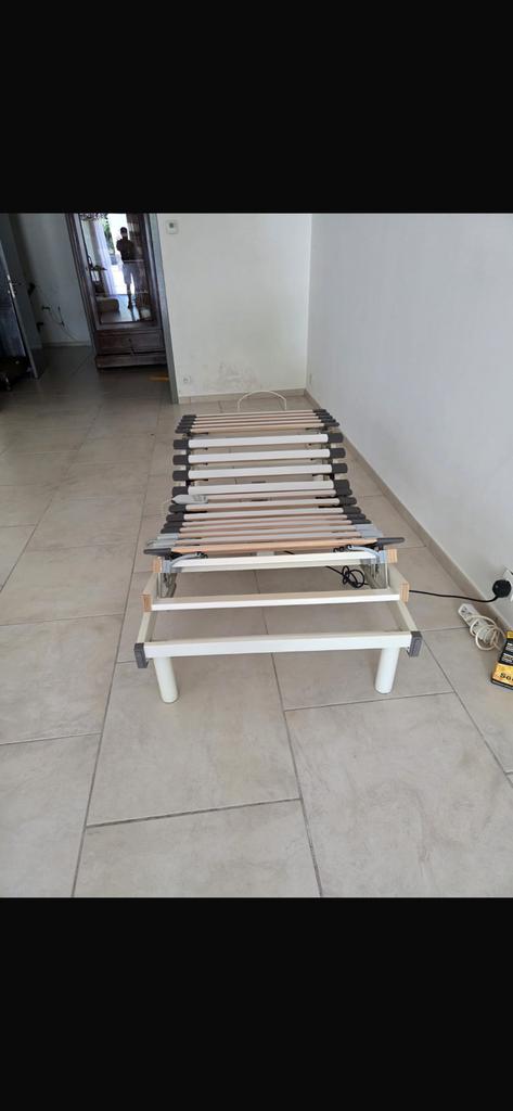 Sommier à lattes en bois a réglage électrique, 90 cm, Enlèvement, Sommier, 200 cm