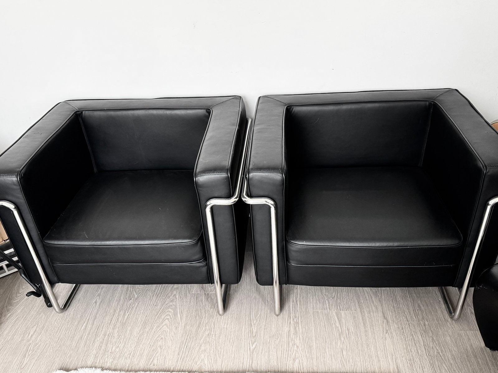 LC2 Fauteuils - Le Corbusier - Hoogwaardige Replica - Leder, Ophalen, Gebruikt, Leer