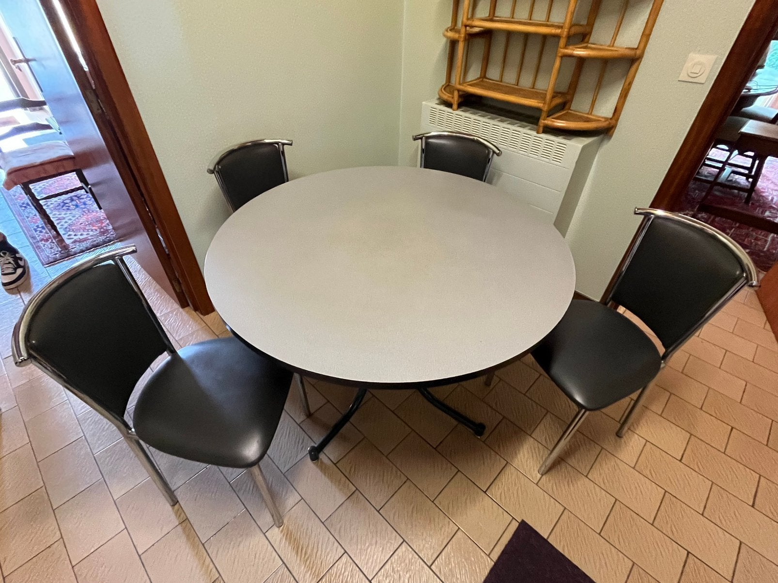 Ronde tafel met 4 stoelen, Enlèvement, Comme neuf