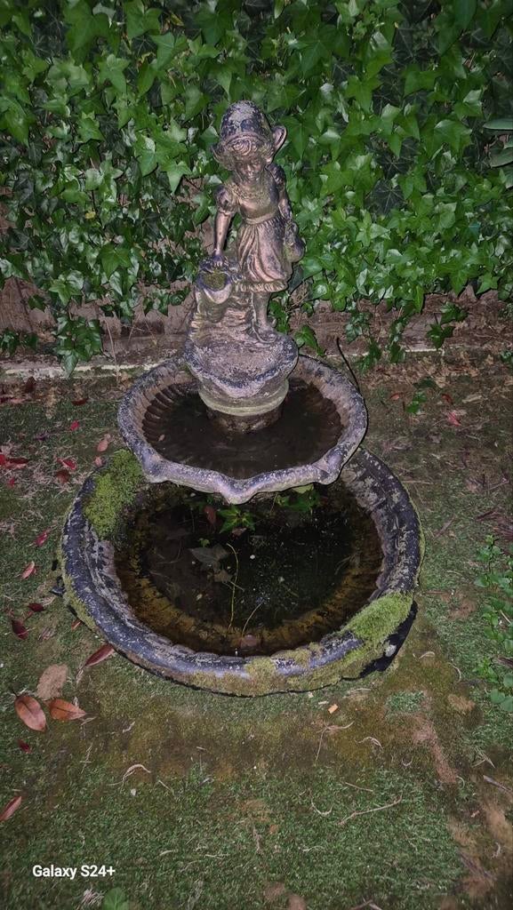 Mooie en leuke fontein incl nieuwe pomp, Tuin en Terras, Waterpartijen en Fonteinen, Ophalen, Zo goed als nieuw, Hardsteen, Fontein