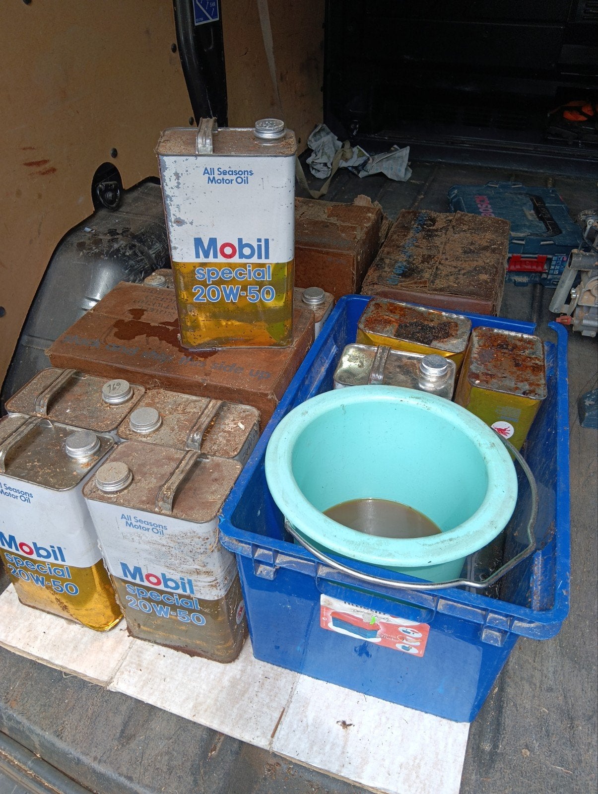 Olieblikken mobil oil 5 l, Ophalen