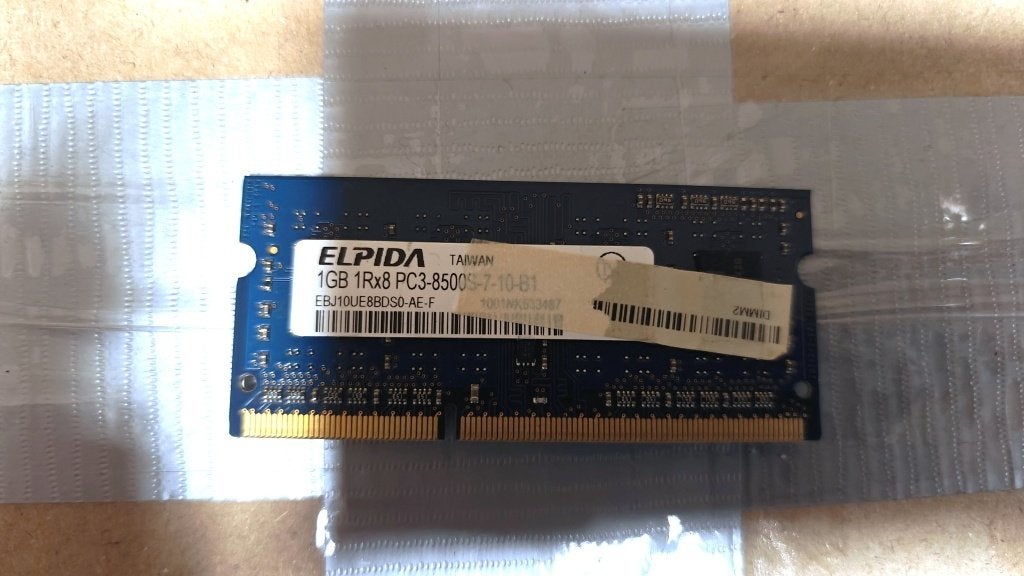 ELPIDA 1GB 1066 DDR3 SO-DIMM latje, DDR3, Ophalen of Verzenden, Laptop, Gebruikt