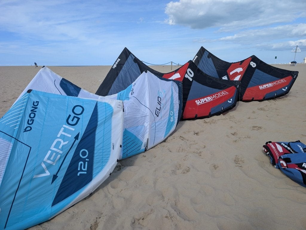 Reedin V3 & Gong Vertigo/Elips Aramid DP Kites in TopStaat, Watersport en Boten, Ophalen of Verzenden, Zo goed als nieuw, Kite