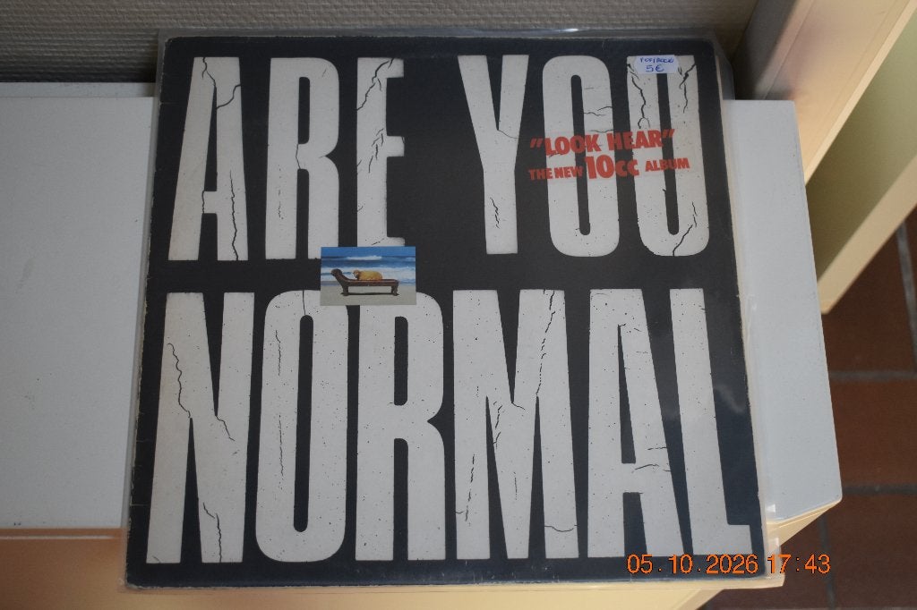 LP : 10 cc - "Look Hear" - the New 10 cc Album, Cd's en Dvd's, LP, Gebruikt, Ophalen of Verzenden, Beschermende buitenhoes