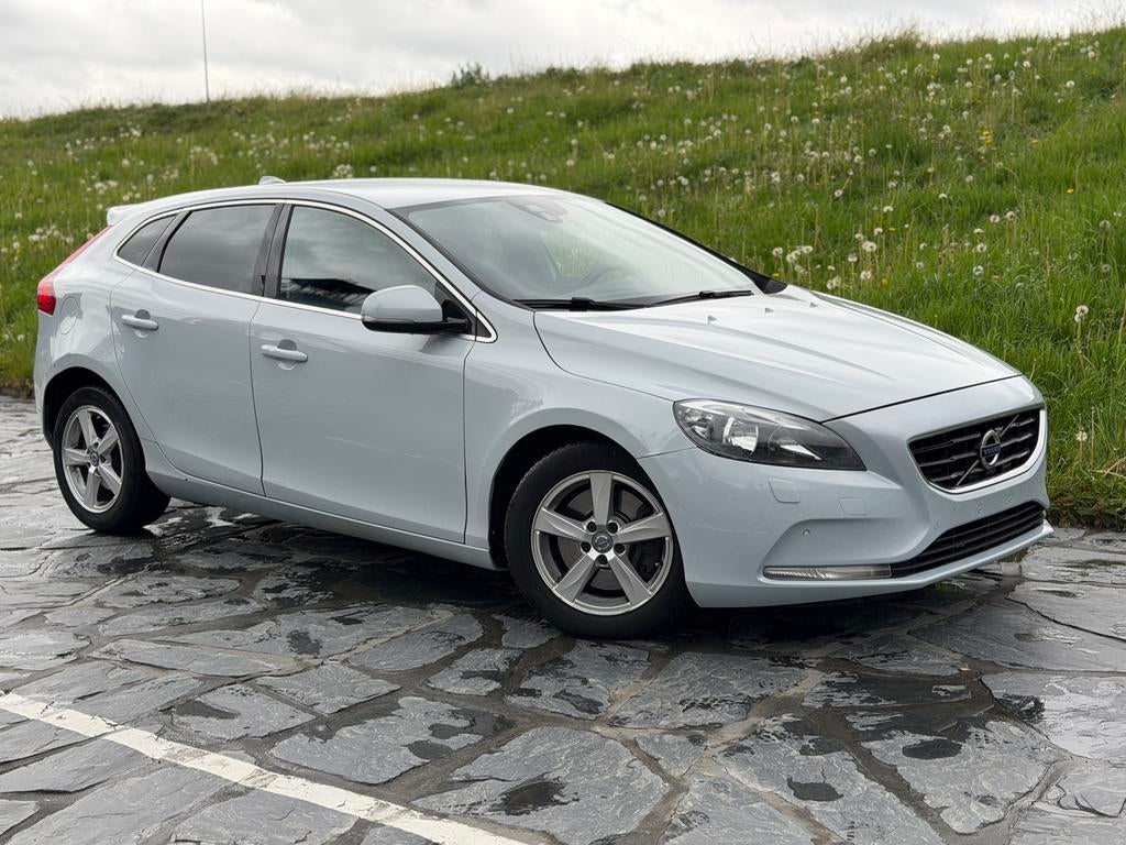 Volvo v40 d3 2.0d / 5 Cilinder / Automaat, Auto's, Stof, 1984 cc, Bedrijf, 5 deurs