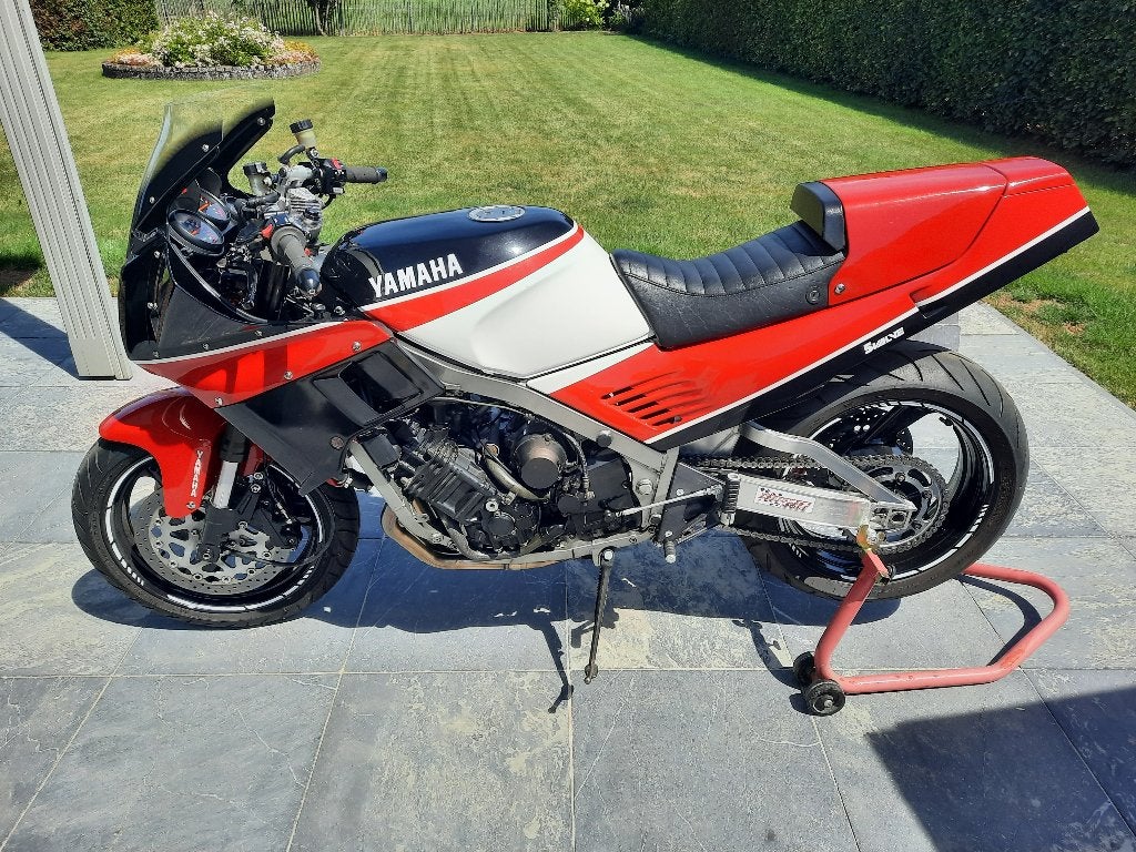 Yamaha FZ 750, Motoren, 750 cc, Super Sport, Particulier