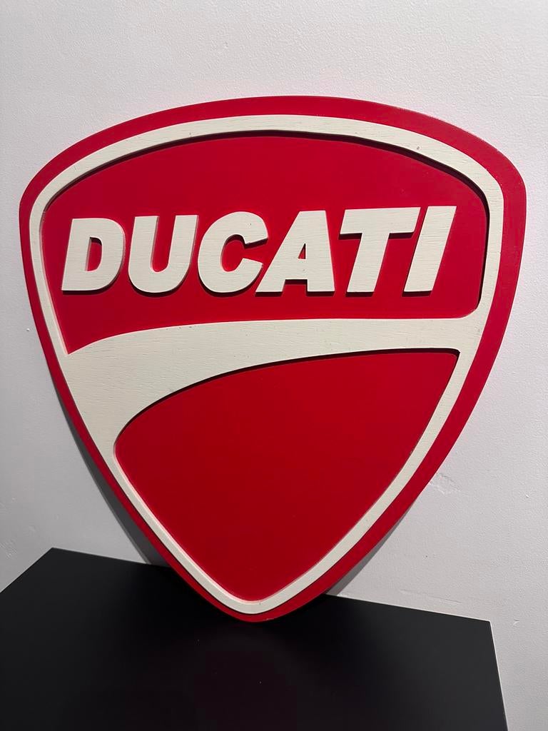 UNIEK HOUTEN DUCATI BORD 38X42, Verzamelen, Ophalen of Verzenden, Zo goed als nieuw