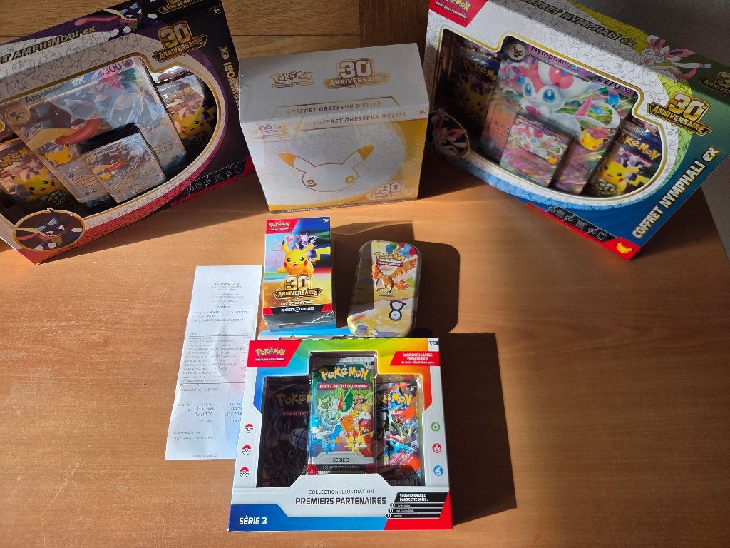 Lot pokemon 30 years anniversary ETB, Enlèvement, Neuf, Booster box
