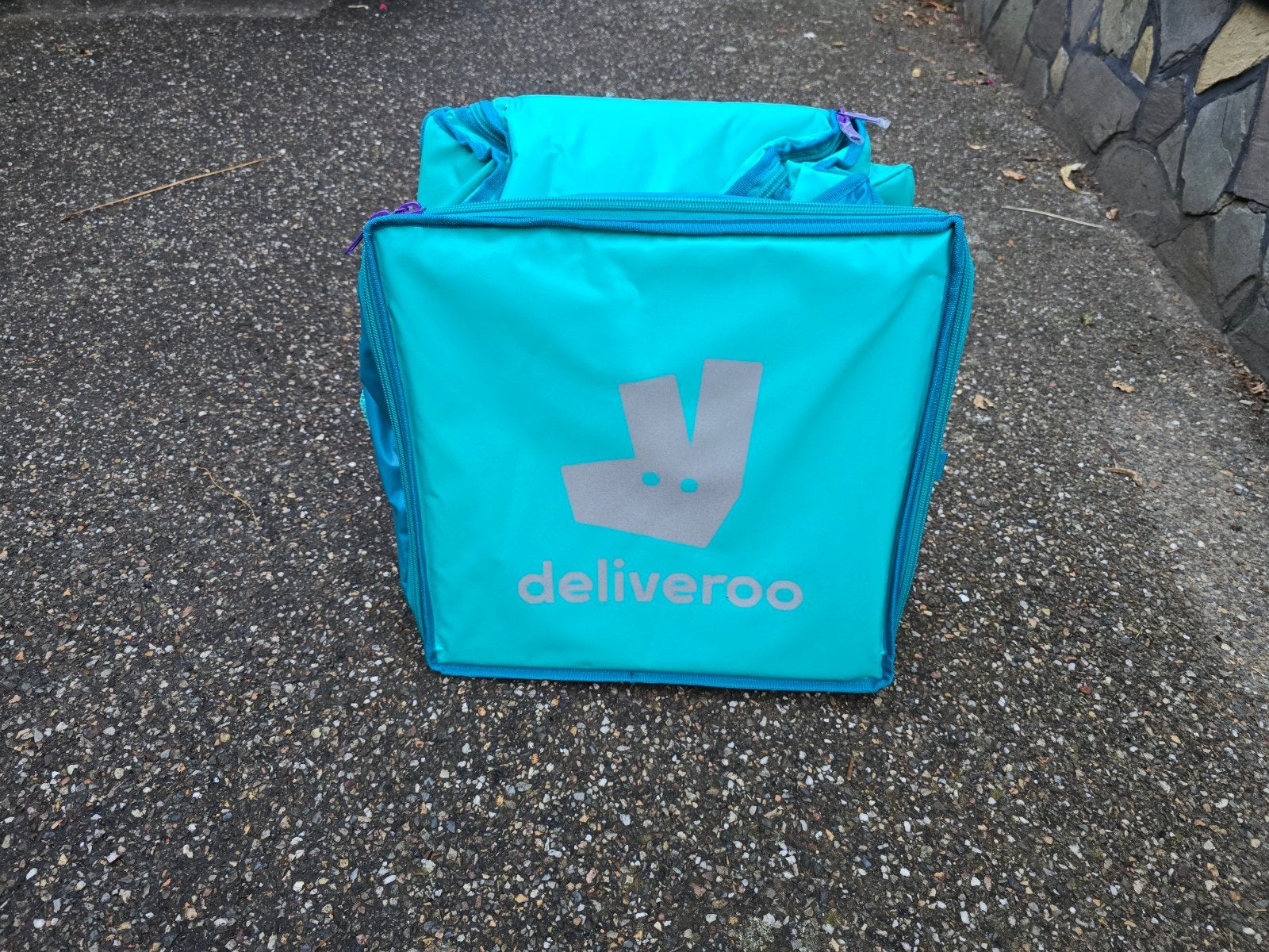 Deliveroo leveringstas, Ophalen
