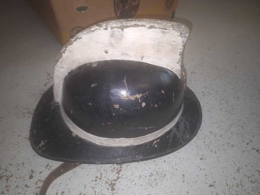 Casque pompier ancien, Envoi