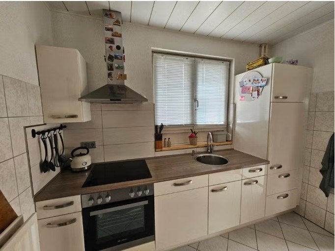 Uitgeruste keukencrème van 2m94, Huis en Inrichting, Keuken | Complete keukens, Gebruikt, Crème, Hoogglans of Gelakt, Ophalen
