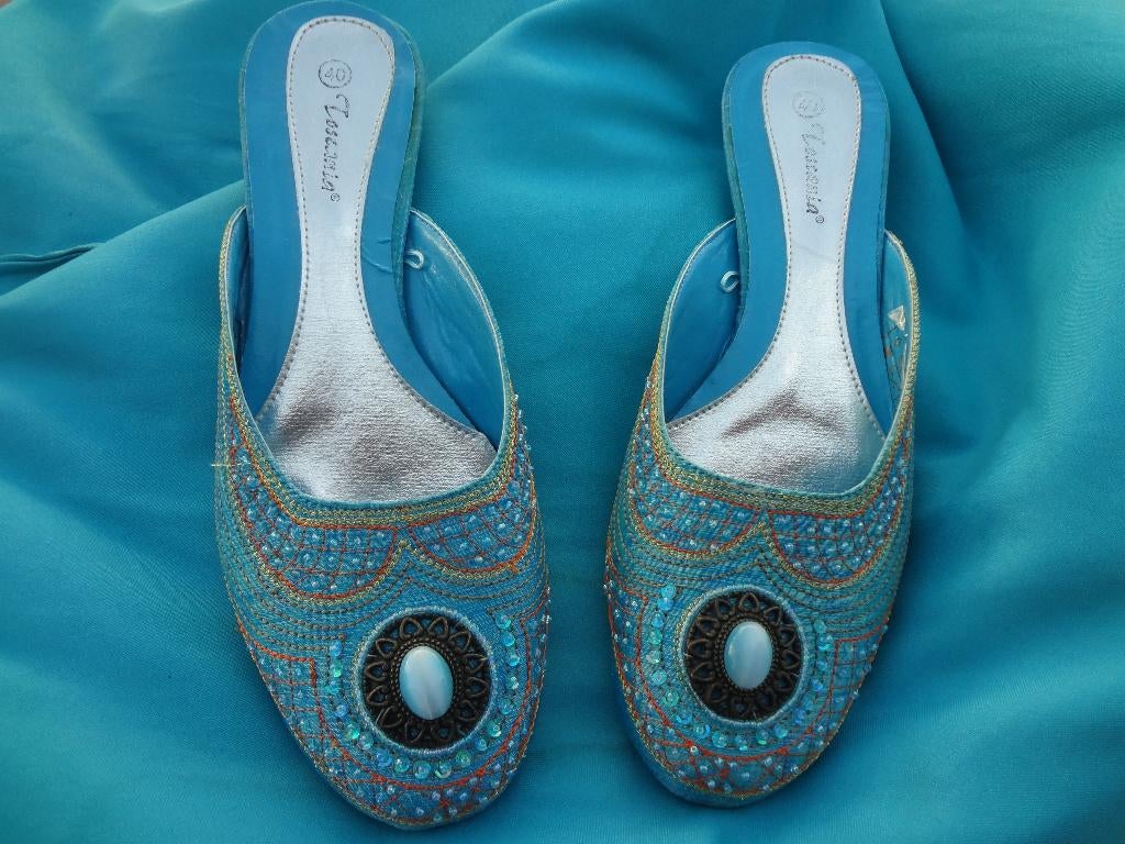 Muiltjes met pareltjes, Kleding | Dames, Schoenen, Zo goed als nieuw, Sandalen of Muiltjes, Ophalen of Verzenden