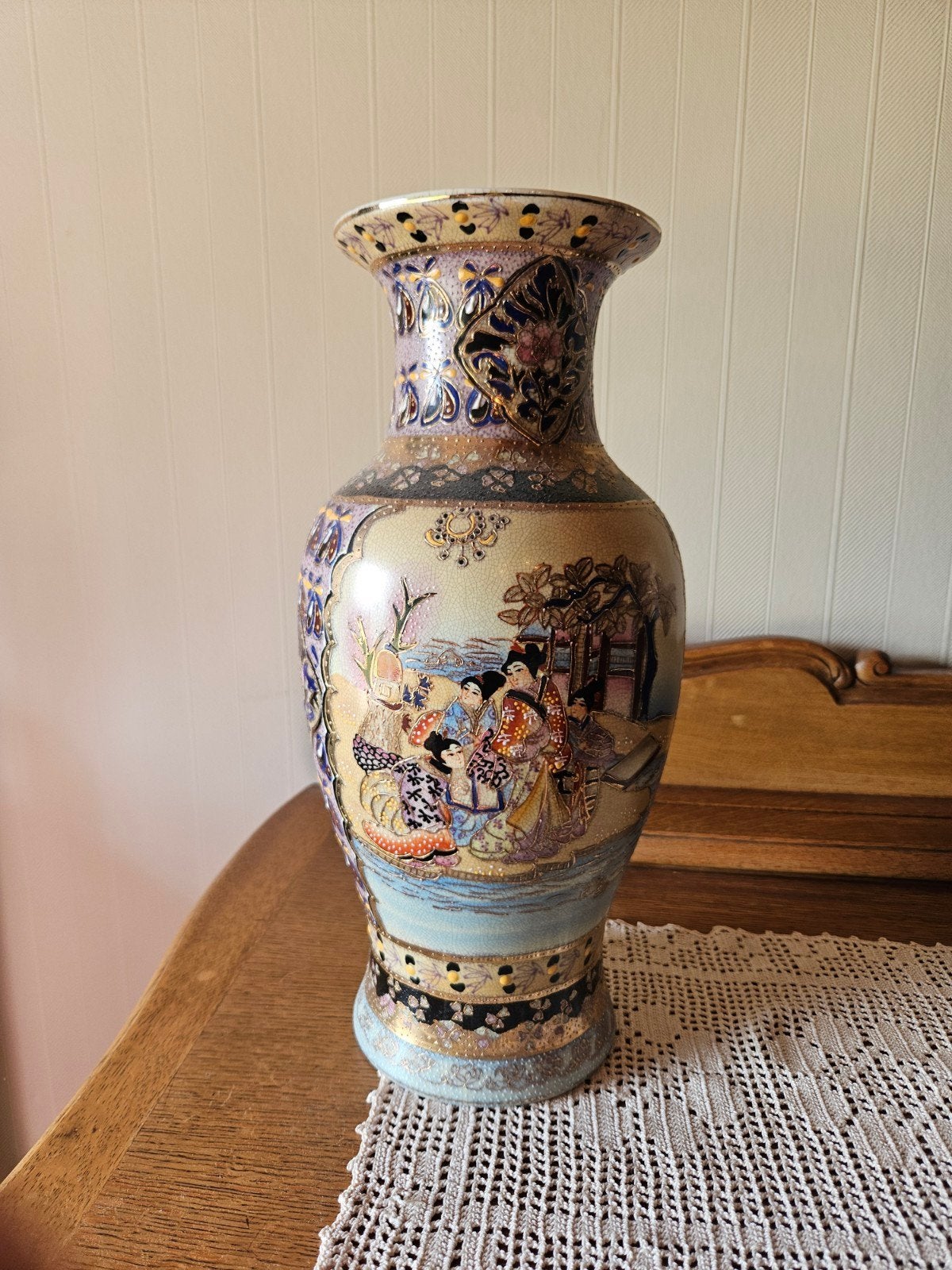 Chinese vaas Satsuma stijl, Ophalen