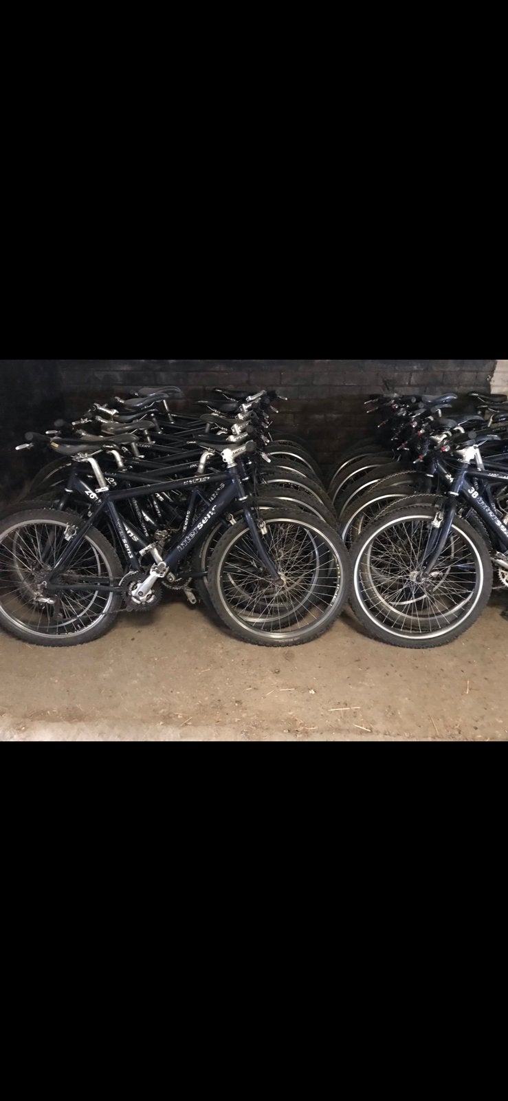 Partij mountainbikes, Enlèvement, Utilisé