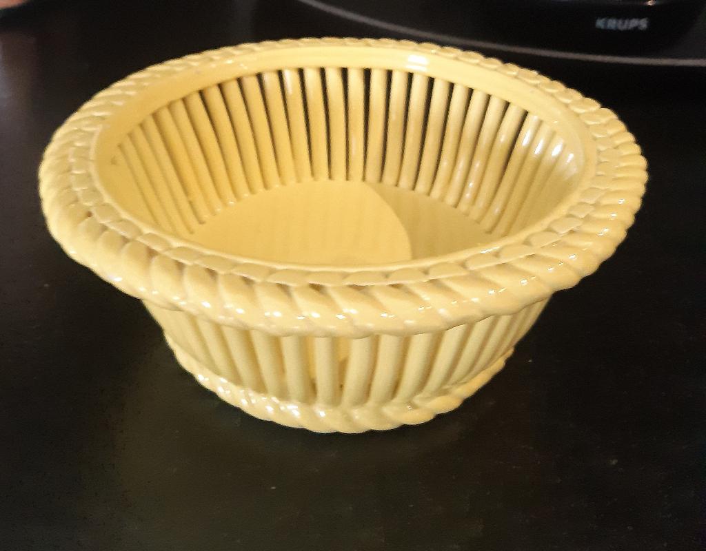 Plat en porcelaine Bassano, Enlèvement ou Envoi