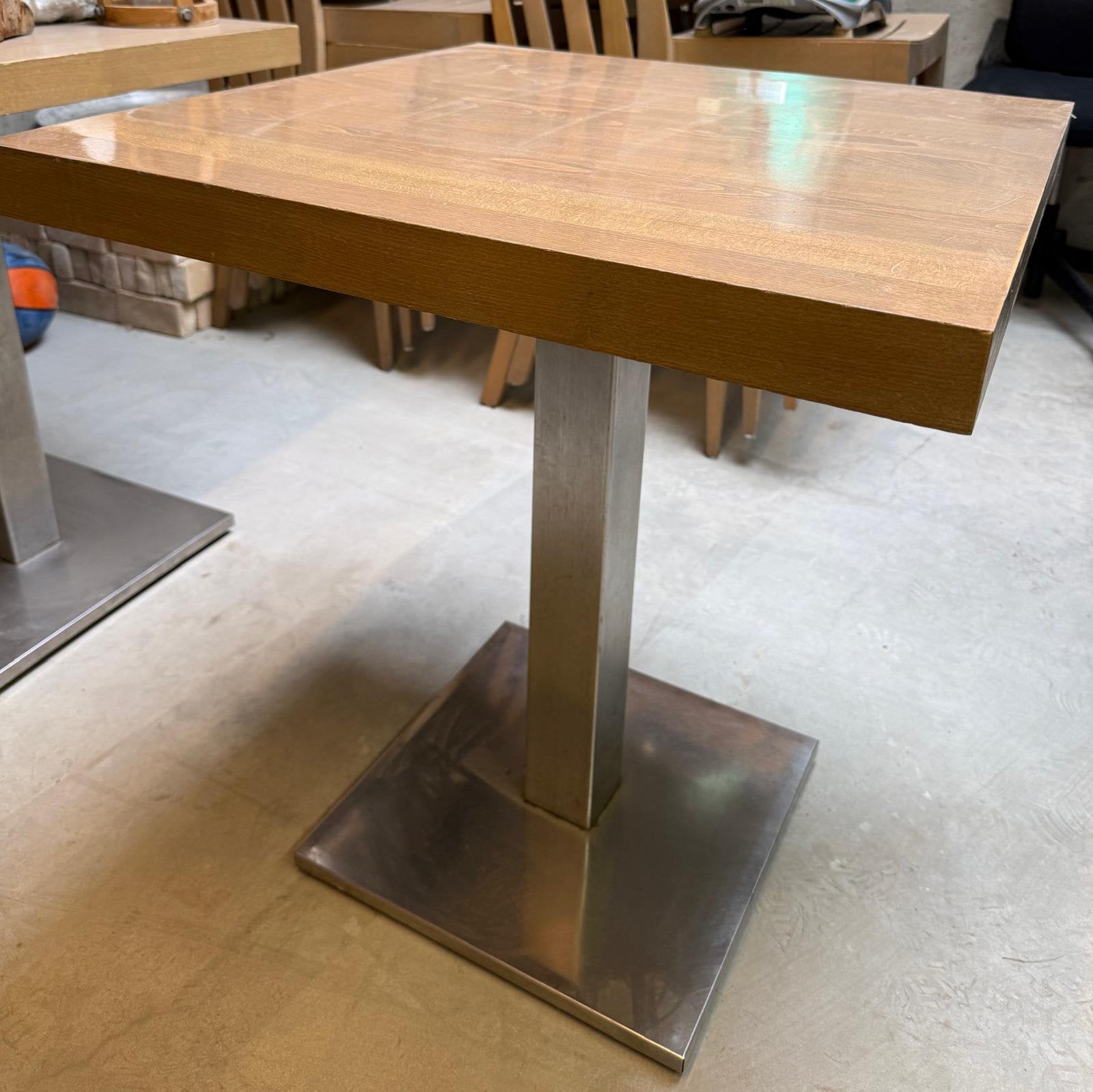 Table avec plateau 65x65, Enlèvement