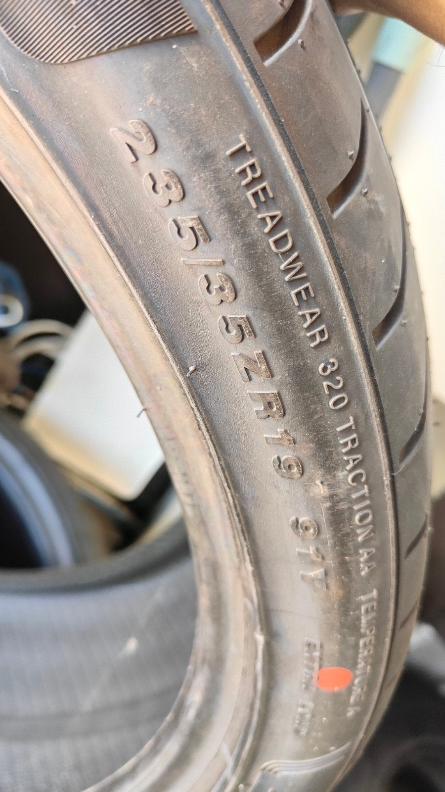235/35r19 syron 90€ per stuk met montage en balanceren, Auto-onderdelen, Ophalen