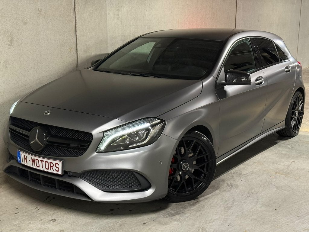 Mercedes-Benz A 180 AMG | MATGREY |KEYLESS | SFEER | CAMERA!, Auto's, Dealer onderhouden, 4 cilinders, Bedrijf, 5 zetels