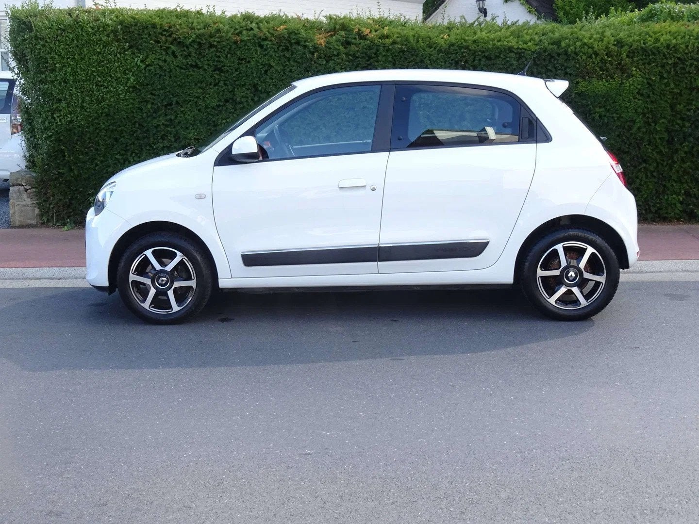 Renault Twingo Twingo 1.0i SCe Intens S, https://public.car-pass.be/vhr/370d8707-81fc-469b-95b9-fa8239f3b5fe, Euro 6, Entreprise