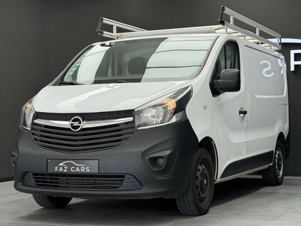 Opel Vivaro * Réservé *, Entreprise, 3 places, Boîte manuelle, Noir