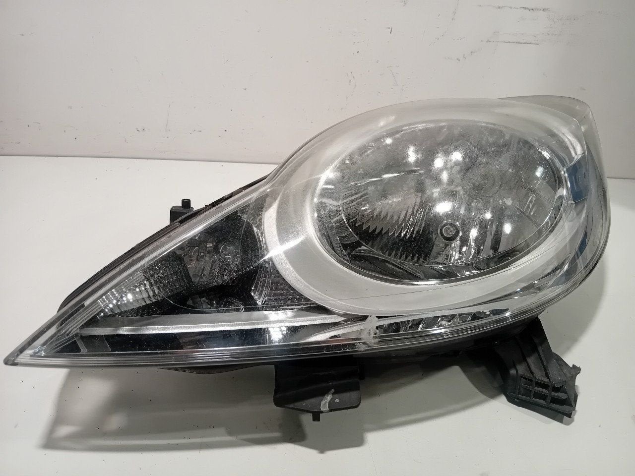 Koplamp links Peugeot 107, Onderdelen@venauto.nl, Van der Ven Autorecycling B.V., Gebruikt, Citroën