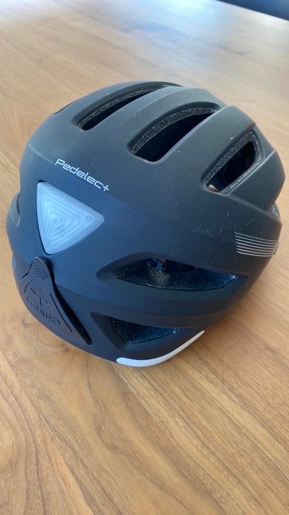 Fietshelm Abus  zwart maat 52/57 cm, Ophalen, Zo goed als nieuw
