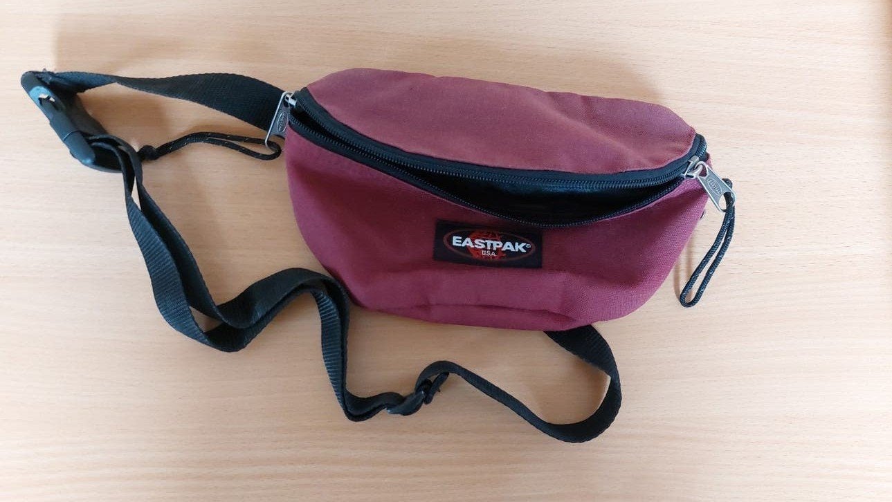 joli sac de taille Eastpak de bonne qualité, Enlèvement