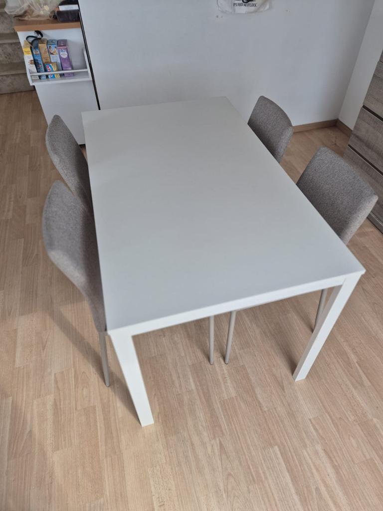 Table + 4 chaises, Maison & Meubles, Enlèvement