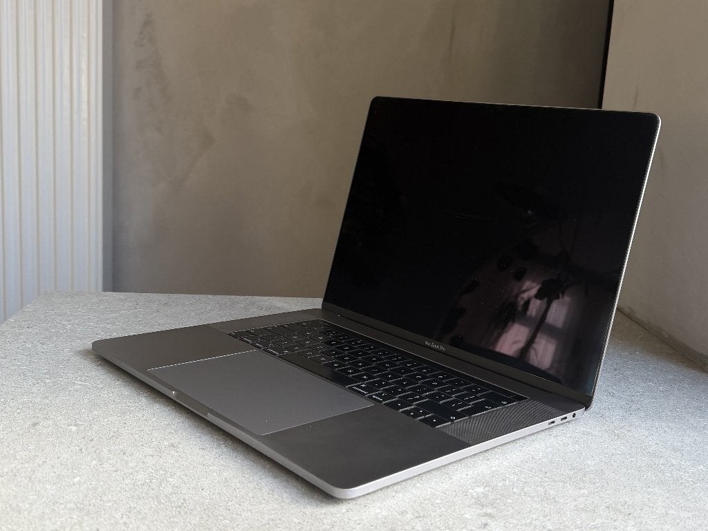 MacBook Pro 15" 2019 i9 32GB 1TB Radeon Vega 20, MacBook Pro, 1 TB of meer, Gebruikt, 2 tot 3 Ghz