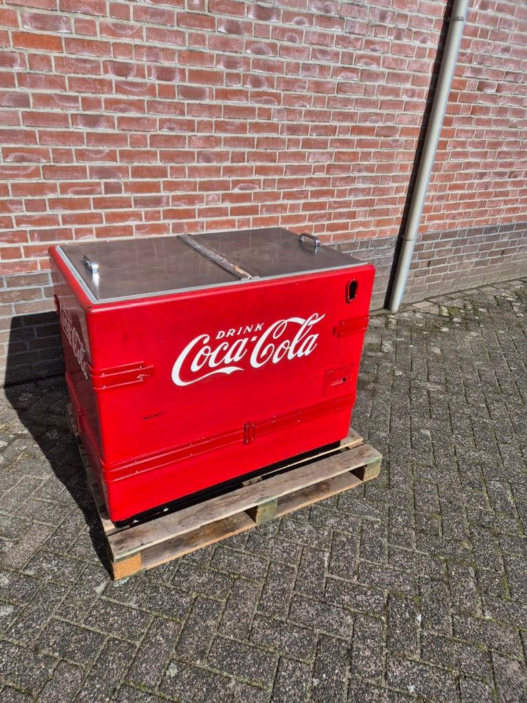 Coca-Cola cooler 1953 Coca Cola kelvinator, Enlèvement