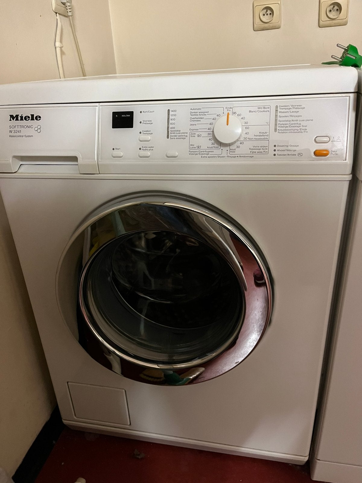 Wasmachine Miele, Ophalen, 1200 tot 1600 toeren, Gebruikt, 4 tot 6 kg