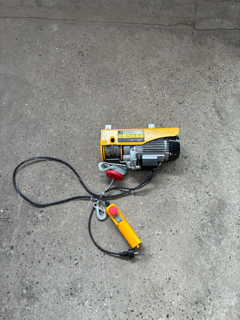 Sencys elektrische lier 1000w, Ophalen, Zo goed als nieuw, Elektrisch