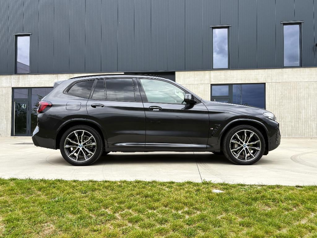 BMW X3 30e M pakket Geraffineerde perfectie met diepgang, Automaat, 4 cilinders, Zwart, Leder