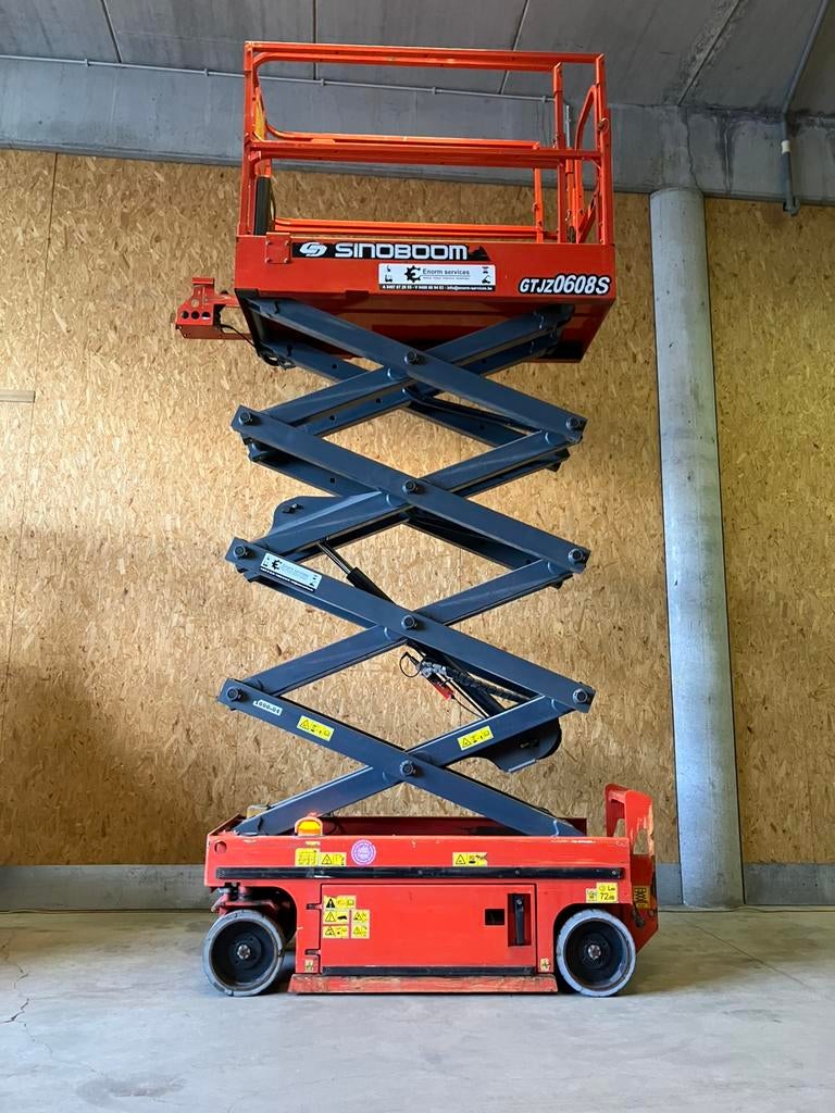 Schaarlift Sinoboom 8 meter, Articles professionnels, Machines & Construction | Ascenseurs, Échafaudages & Échelles, Enlèvement ou Envoi