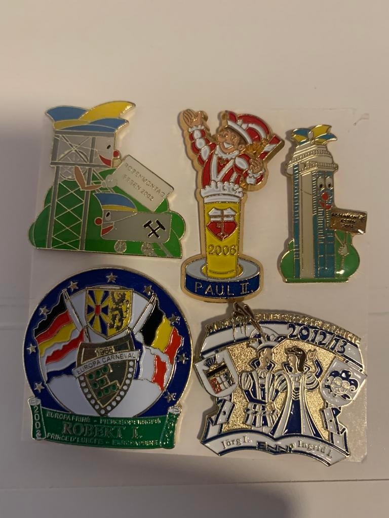 Lot de 5 épinglettes rétro Carnaval, Enlèvement ou Envoi, Comme neuf