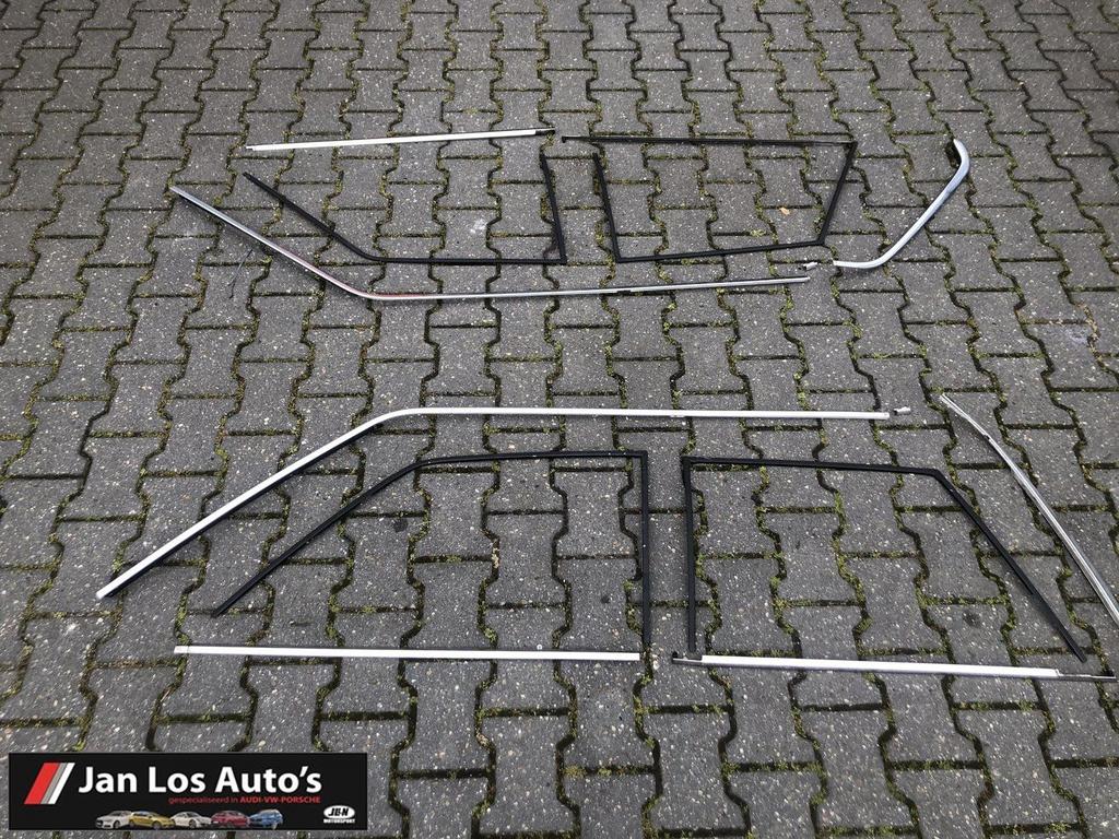 Raamlijsten en regengoten links en rechts Audi 90 B2, -, Audi, Utilisé, -
