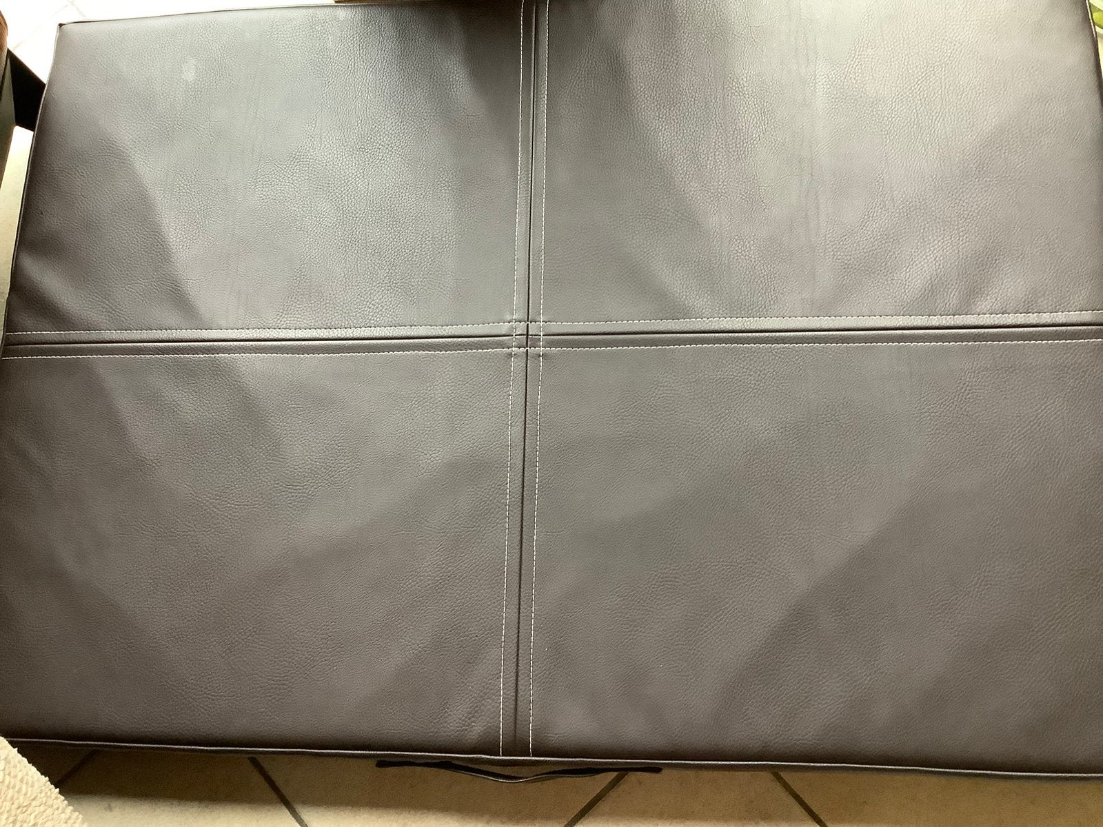 Matelas orthopédique chien simili cuir brun More 100/70/10, Autres marques, Enlèvement, Comme neuf, Panier pour chien