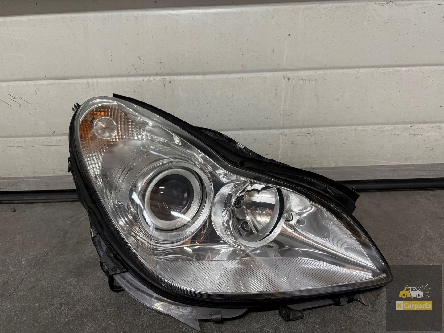 A2198203061, Phare bi-x non droit Mercedes CLS W 219 A219820, Mercedes-Benz AG, Mercedes-Benz, Utilisé, Mercedesstrasse 120
70372  Stuttgart, DE