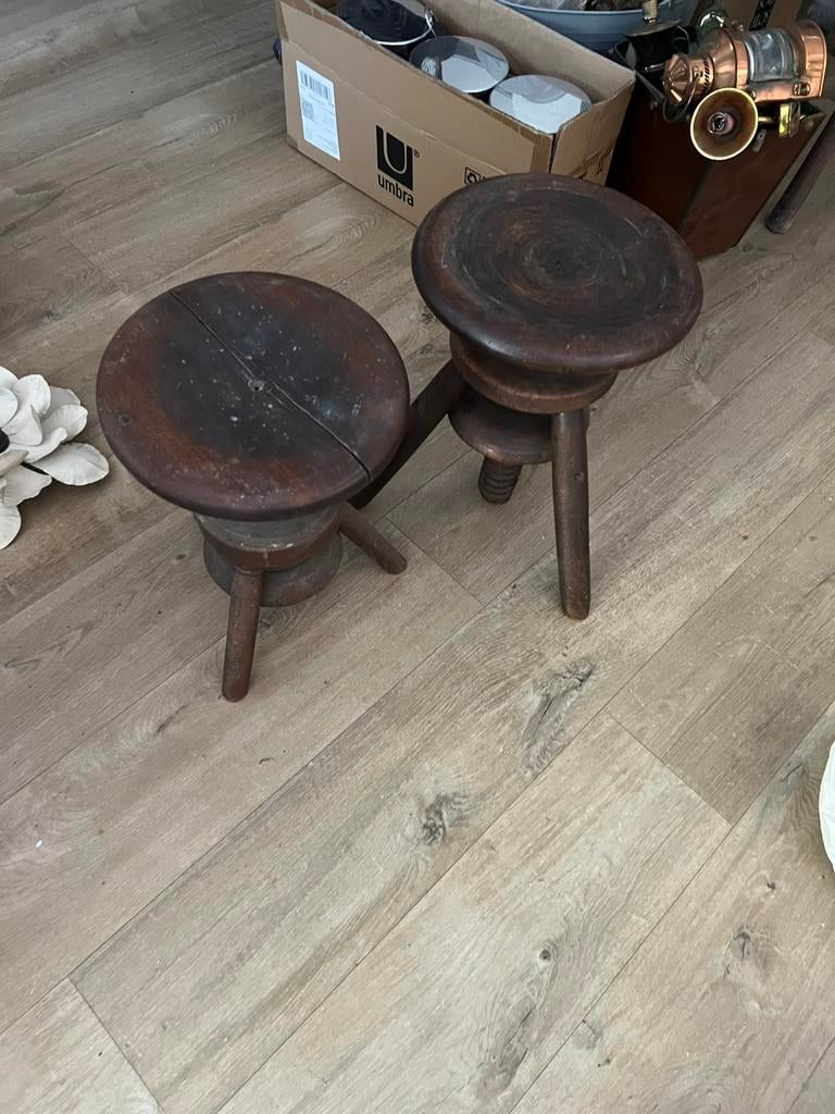 Paar antieke verstelbare krukken in massief hout/eikenhout, Ophalen of Verzenden, Zo goed als nieuw